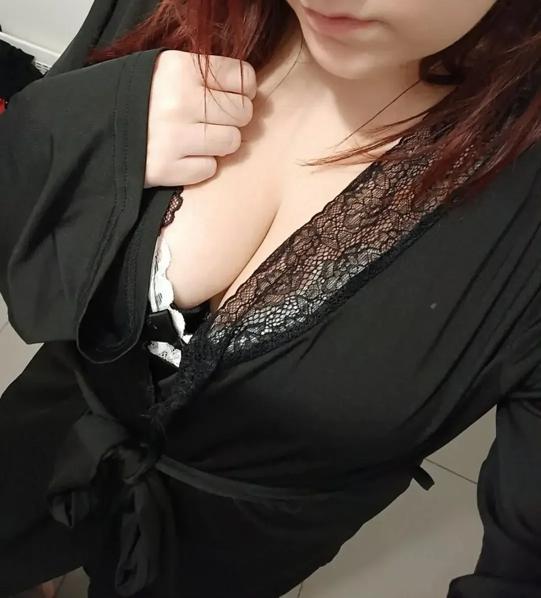Photo de couverture de Shinelia_sexy_ronde_rousse