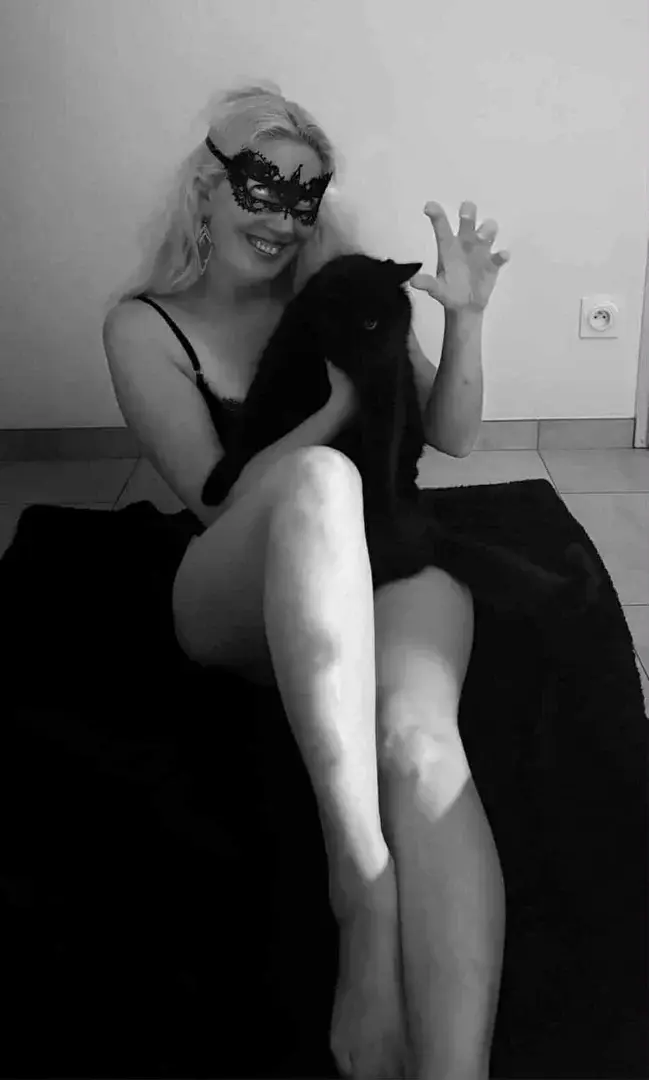 Leak & nude MYM — playgirl_cha : « Miaouuuu 😈😻 » (MYM)