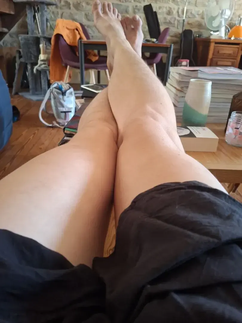 chillin#hair #legs #foot