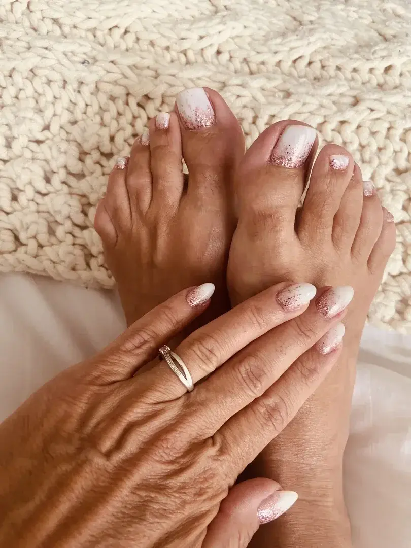 Manucure et pédicure assorti 🤗 j’adore 💕#pieds #pedicure