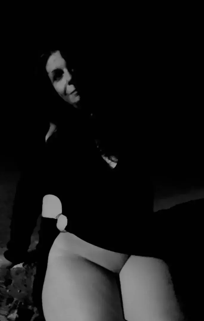 Leak & nude MYM — Lilas : « Promenade nocturne... » (MYM)