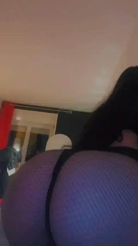 Ces collants en résille bien slp me vont si bien