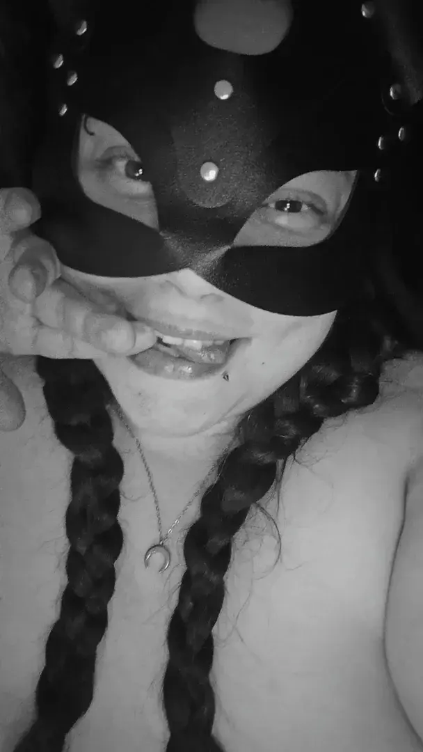 😼🖤