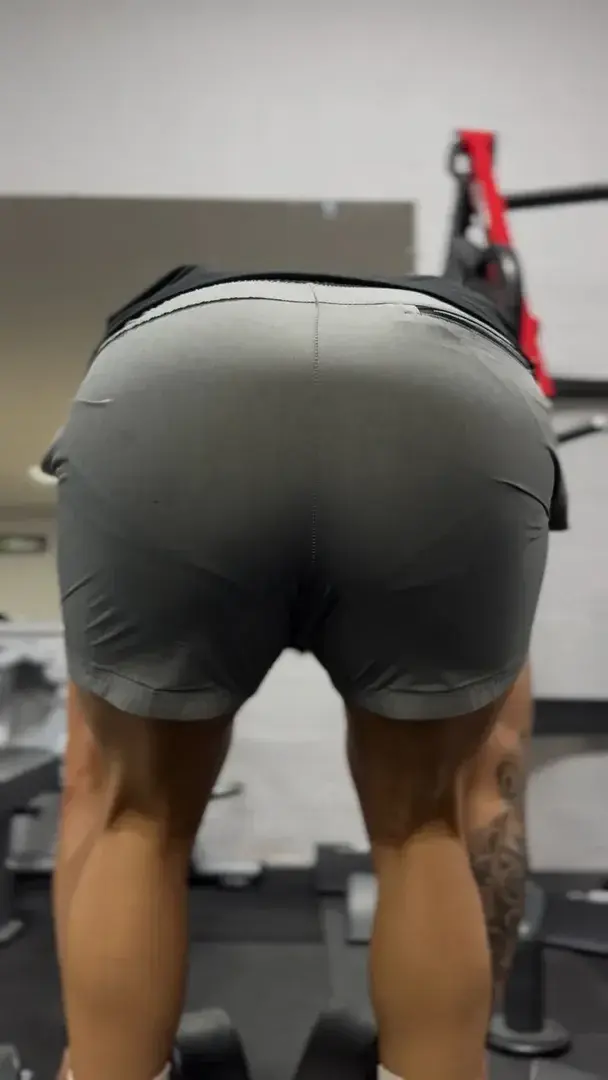 Qui aimerait avoir cette vue à la salle ? 💪🏼😜