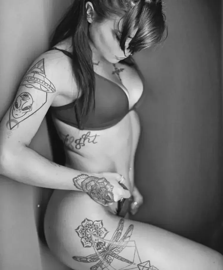 Good afternOOn 🍭#tattoo #girl #tattoed