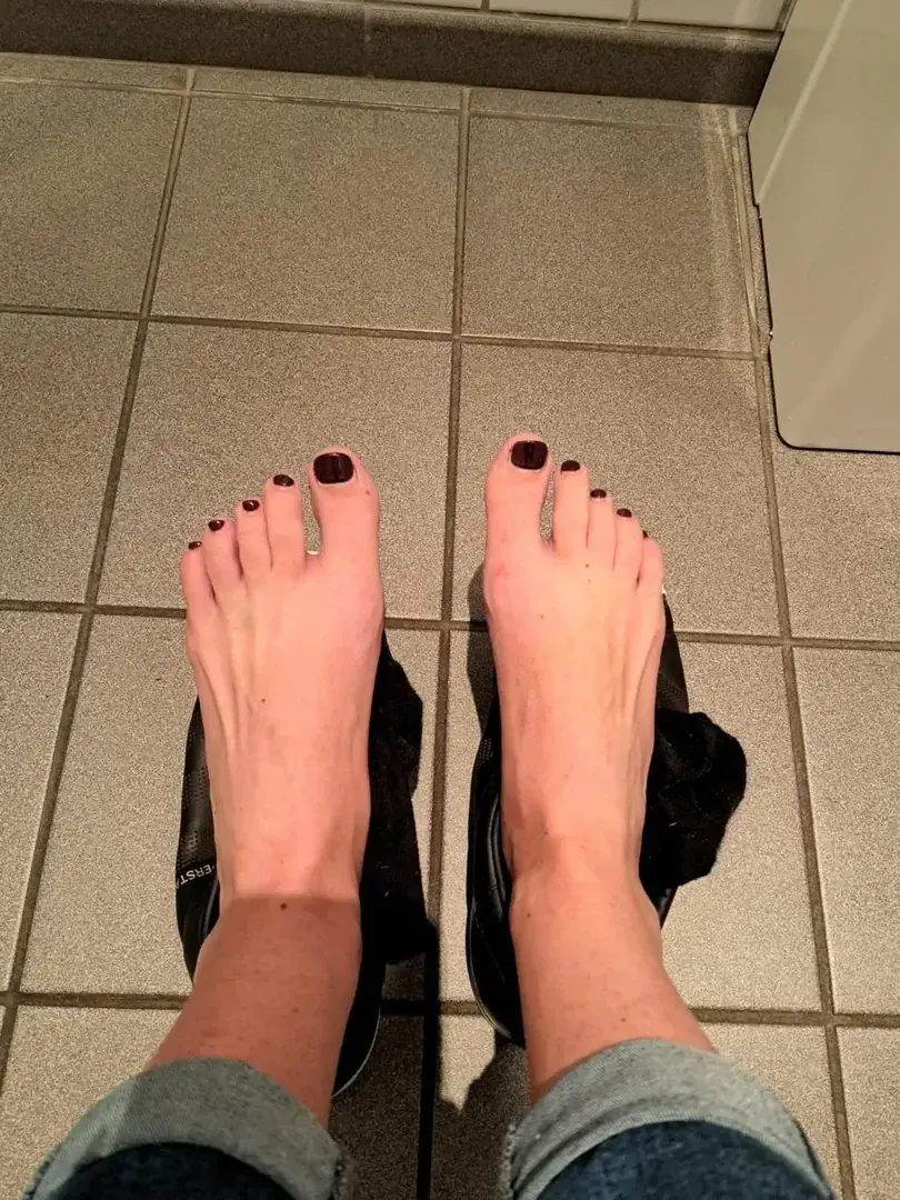 Leak & nude 5 — Laurence_feet_