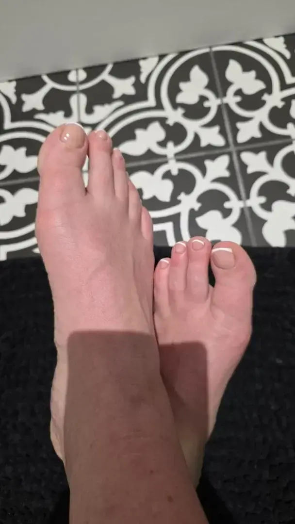 Leak & nude 1 — Feetlover2711