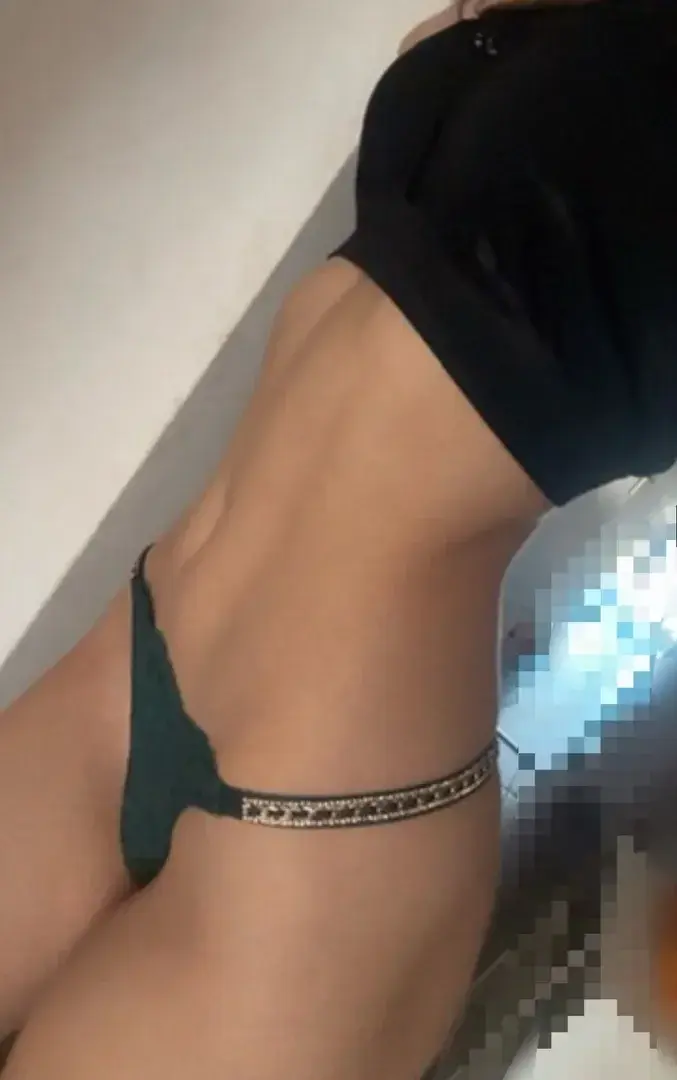 Leak & nude MYM — _juliana_56 : « Subscribe to my channel for more content 😏 » (MYM)