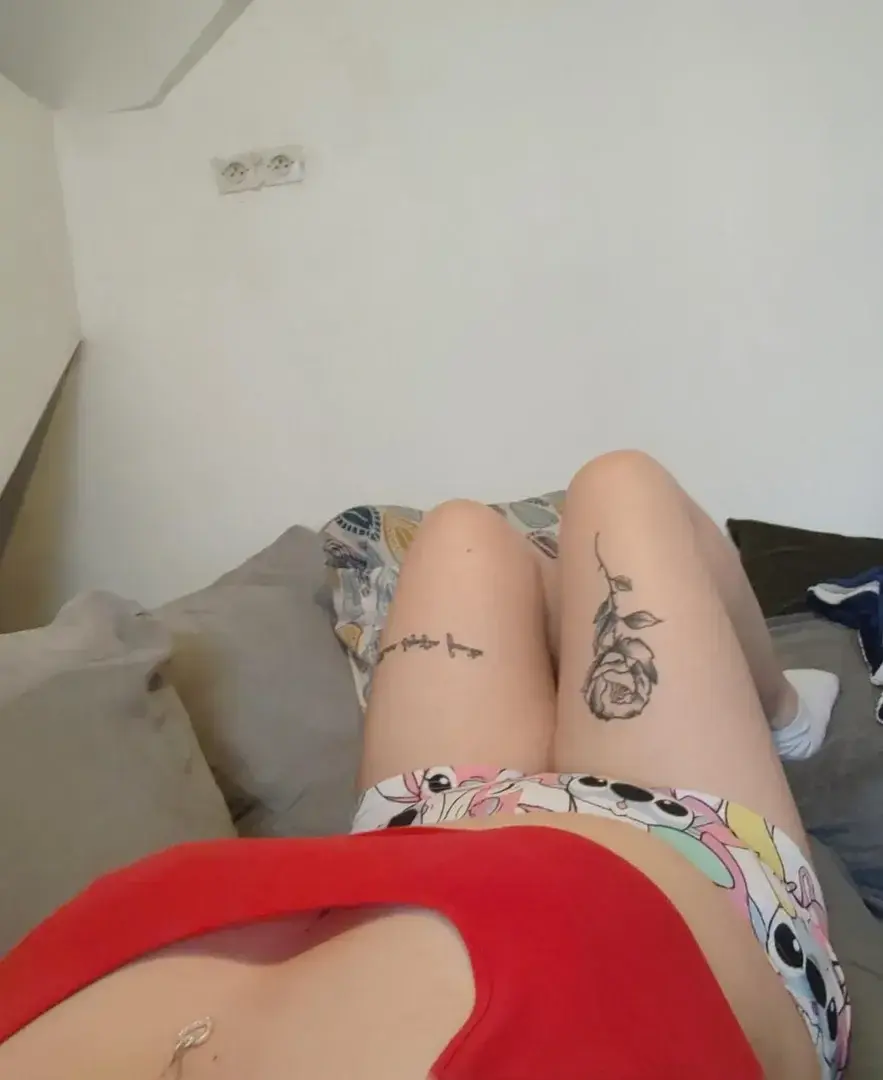 posez dans mon canapé 😜💋