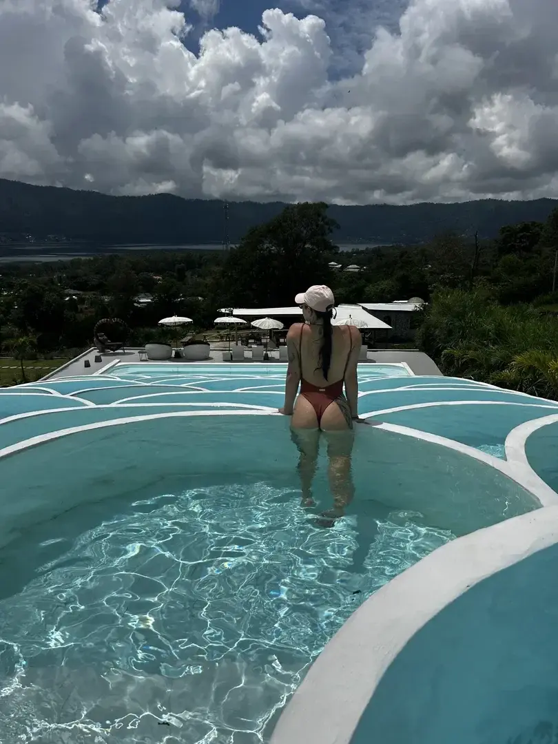 Leak & nude MYM — leana_vale : « La vie que j’ai décidé de mener… viens suivre mes aventures tu ne seras pas déçu… 🫶 » (MYM)