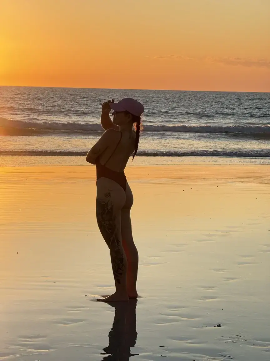 Hello à mes nouveaux abonnés, je pense à vous 🤭Nouvelle vidéo soon… ☀️