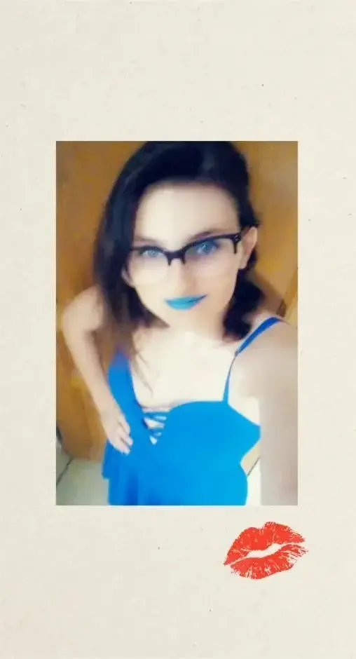 Leak & nude MYM — Nudebymarion : « Tu la trouve comment cette robe elle et belle hein ? 😏 » (MYM)