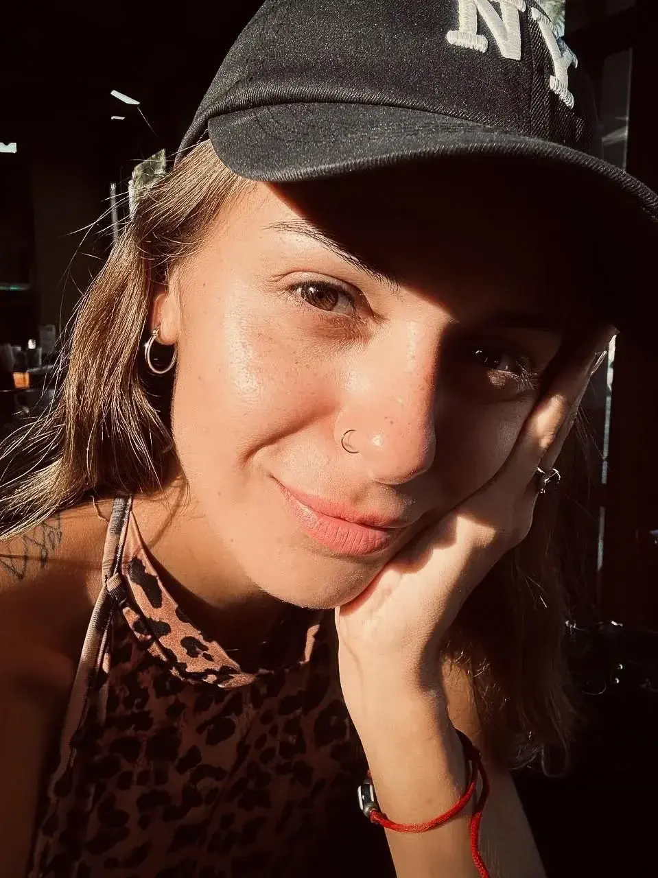 Premier rayon de soleil, premier sourire pour toi… 🫣Petit matin douceur et regard complice, je sens qu’on va passer une belle journée ensemble ! 😏Et toi, comment tu me trouves de bon matin ? Dis-moi tout en commentaire ! 😇💝