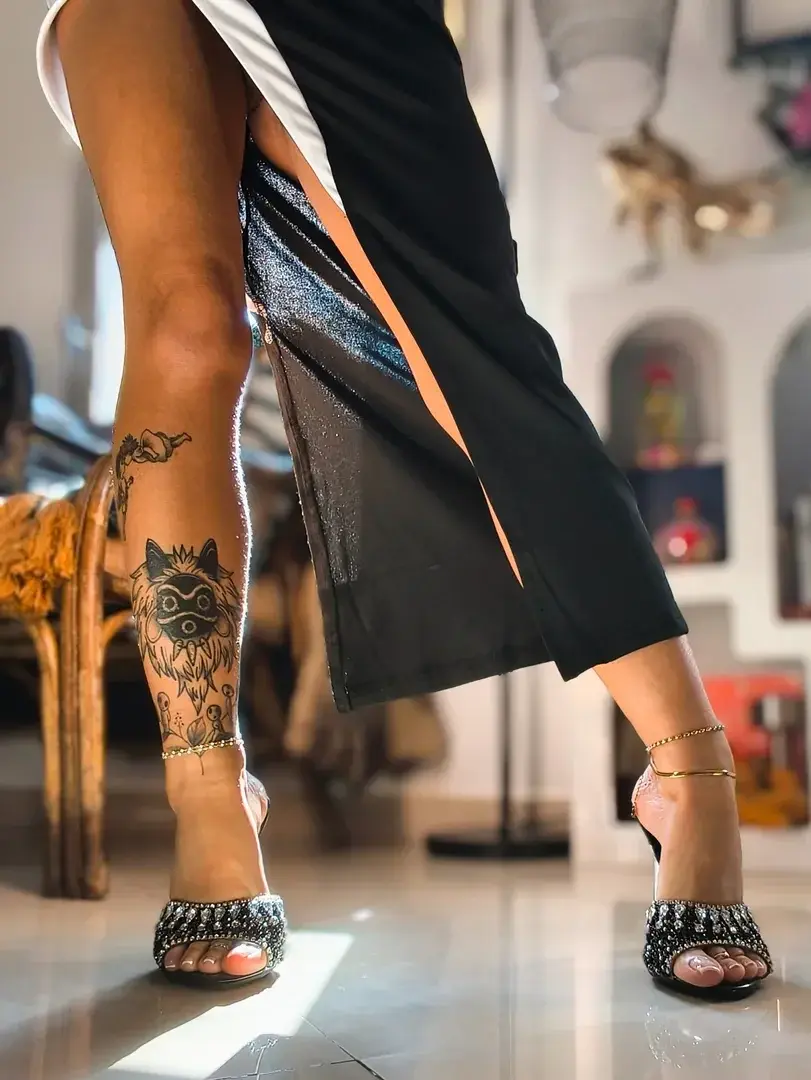 Leak & nude MYM — margotfeet1 : « Dans l'ombre du doute » (MYM)