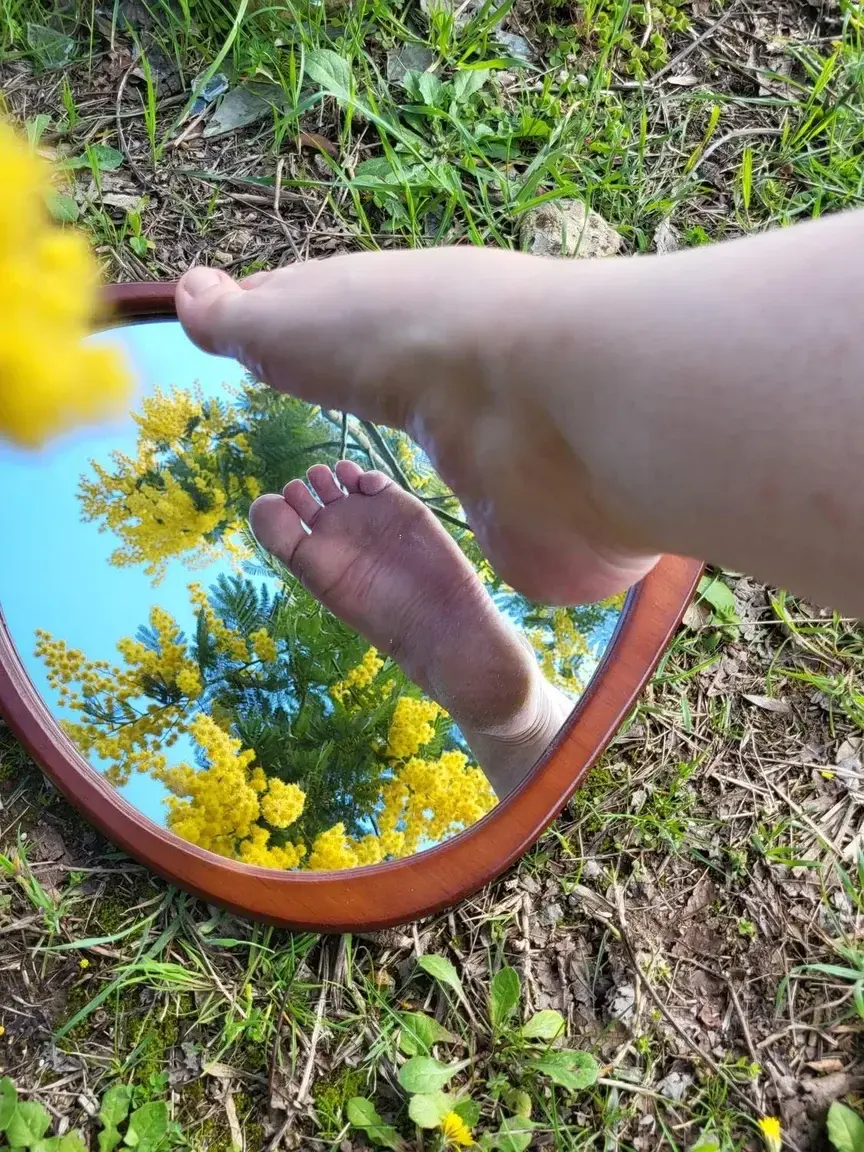 Leak & nude 2 — ToesInProvence