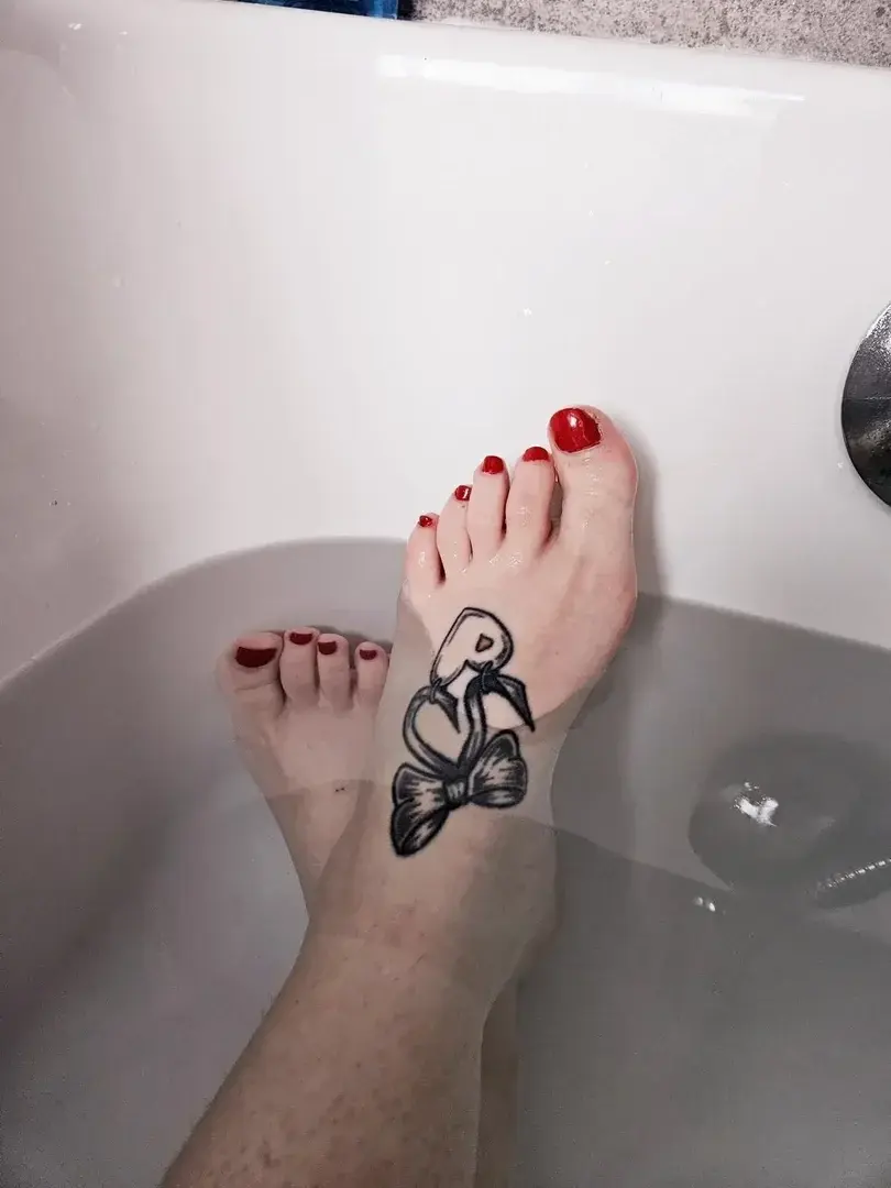 Leak & nude 2 — Feet-for-you62