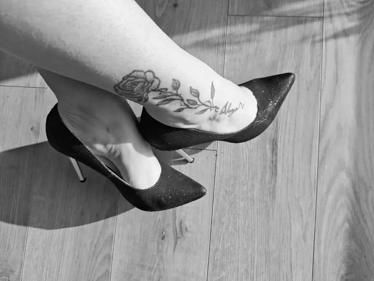 Leak & nude 2 — Piedssexyrosa