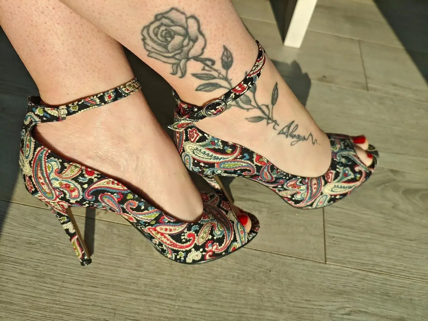Leak & nude 3 — Piedssexyrosa