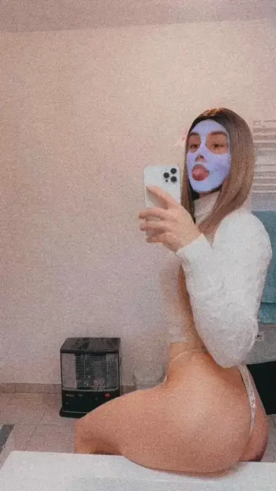 Leak & nude MYM — Lyonnaisestellaoff : « média » (MYM)