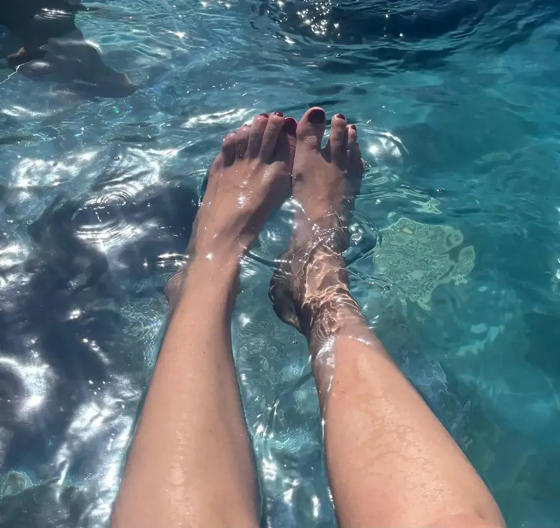 Leak & nude 3 — _sexyfeetlover_