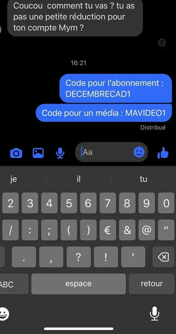 Leak & nude MYM — Athennahelldees : « Dépêchez vous car le premier code promo va bientôt ce finir. » (MYM)