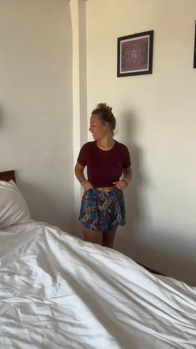 Flash boobs cut version