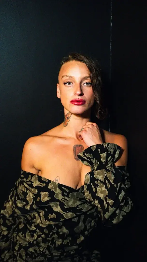 Leak & nude MYM — Hotcassy : « Ce n'est qu'une partie de moi, vient découvrir l'autre partie...🤍😇 » (MYM)