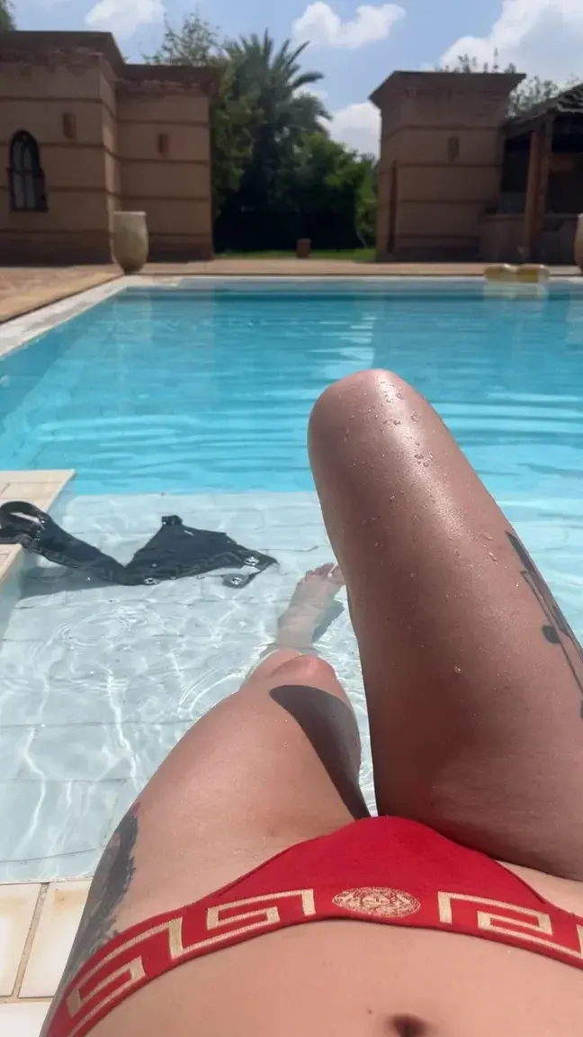 Leak & nude MYM — Hotcassy : « 🪼🪼🪼 » (MYM)