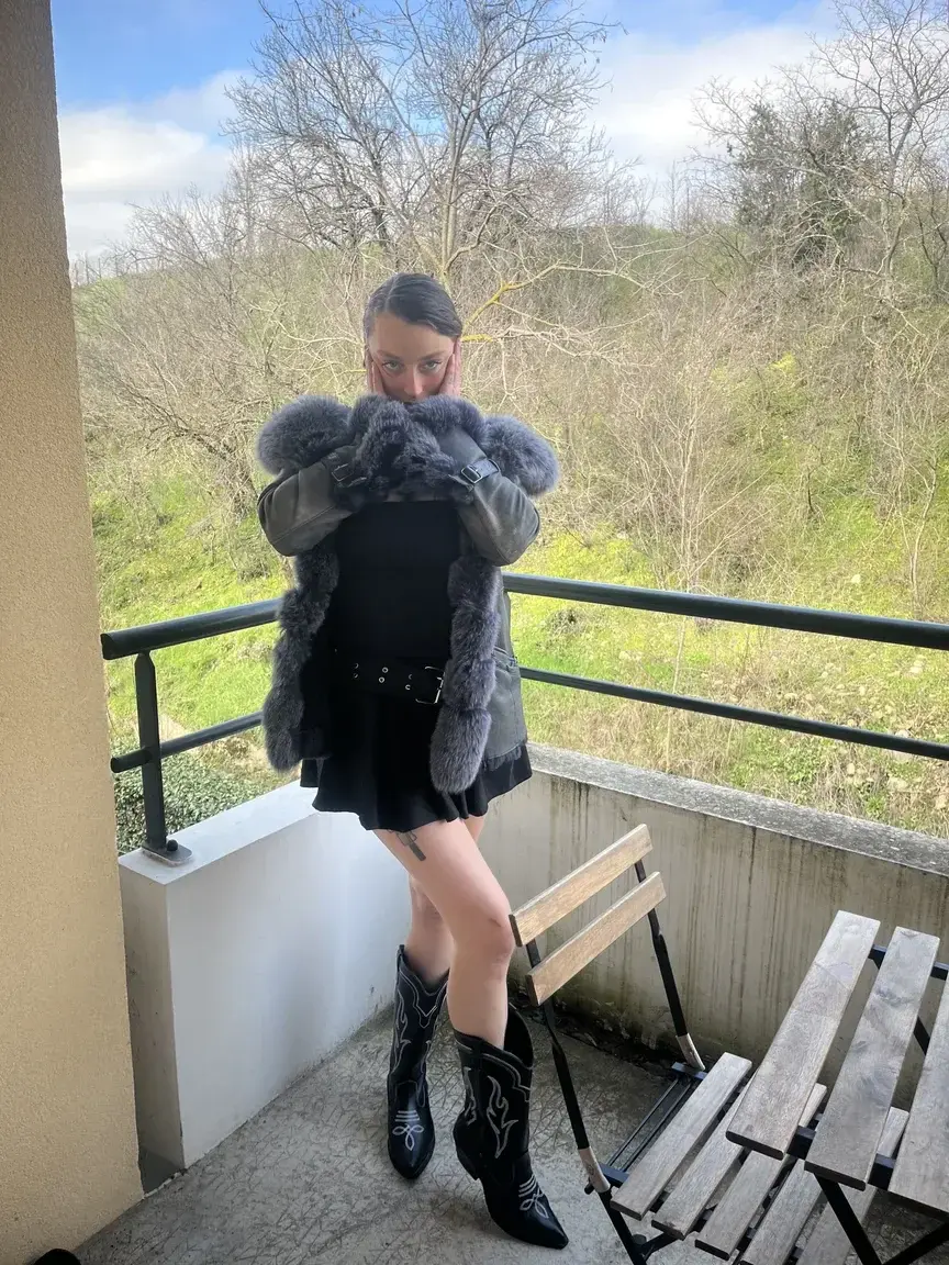 Leak & nude MYM — Hotcassy : « Pour voir ma ficelle abonne toi 📸📸📸📸 » (MYM)