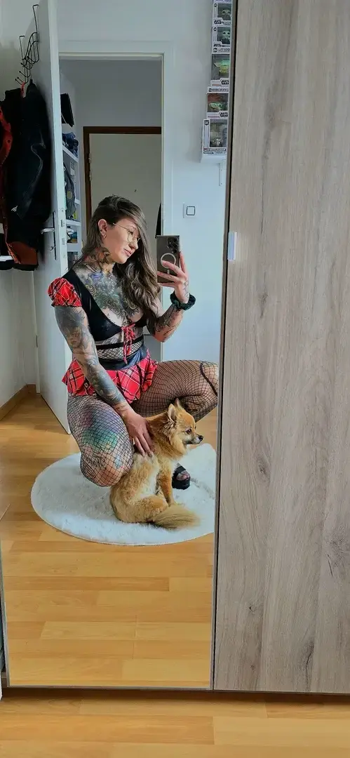 Leak public de Badbitchtattooed — « Parce que des fois madame se sens obligé de participer 🤷🏻‍♀️❤️ » (nude) sur MYM