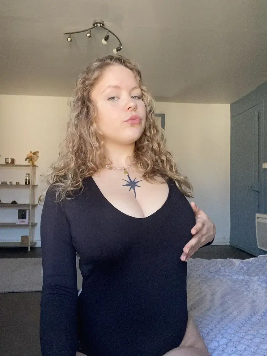 Leak & nude MYM — Jadetora_ : « média » (MYM)