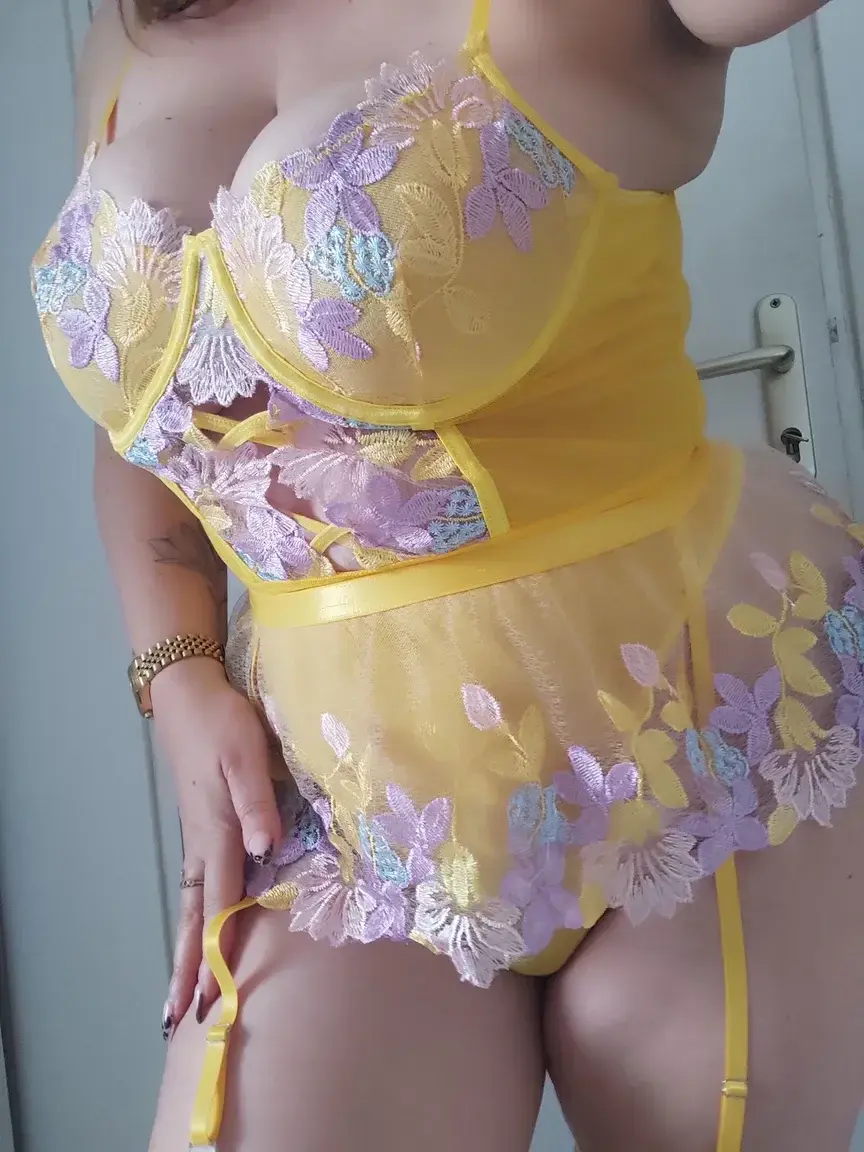 Leak & nude MYM — mimilacoquine : « Bon mercredi!!Tu as quoi de prevu aujourd'hui? » (MYM)