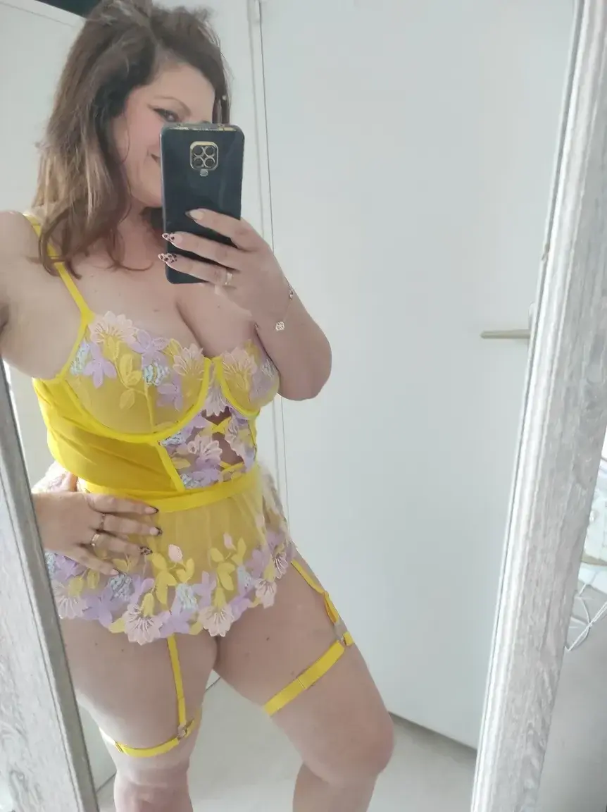 Leak & nude MYM — mimilacoquine : « La video cadeau de la semaine arrive demain dans la messagerie de tout mes abonnés!!!!c'est le moment de t'abonner toi aussi apre il sera trop tard;) » (MYM)