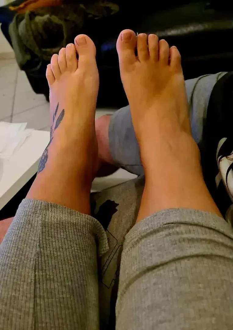 Leak & nude 1 — Savannah_pieds_sexy