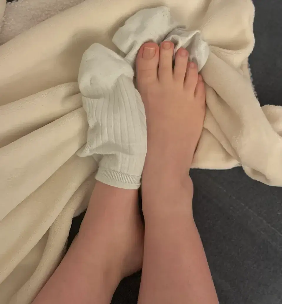Leak & nude 2 — Sweet_redhead_feetgirl