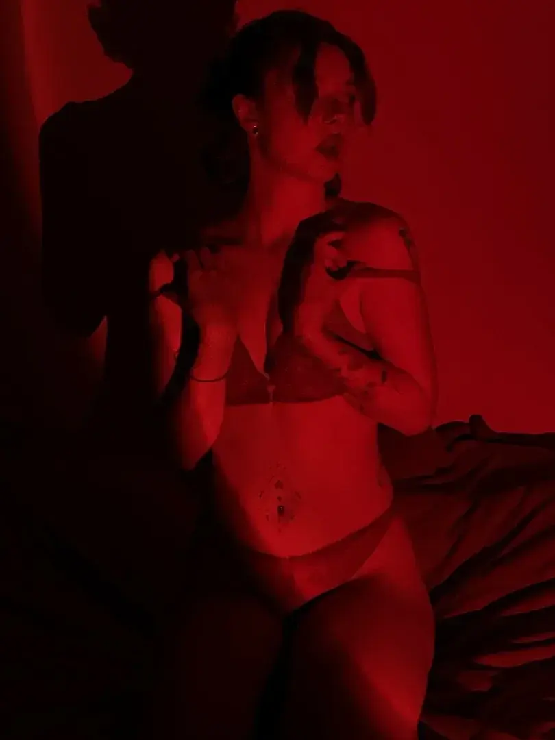 Leak public de Emma_calypso — « TON ABONNEMENT A 0€, VIENS VITE EN PROFITER 😈😻‼️ » (nude) sur MYM