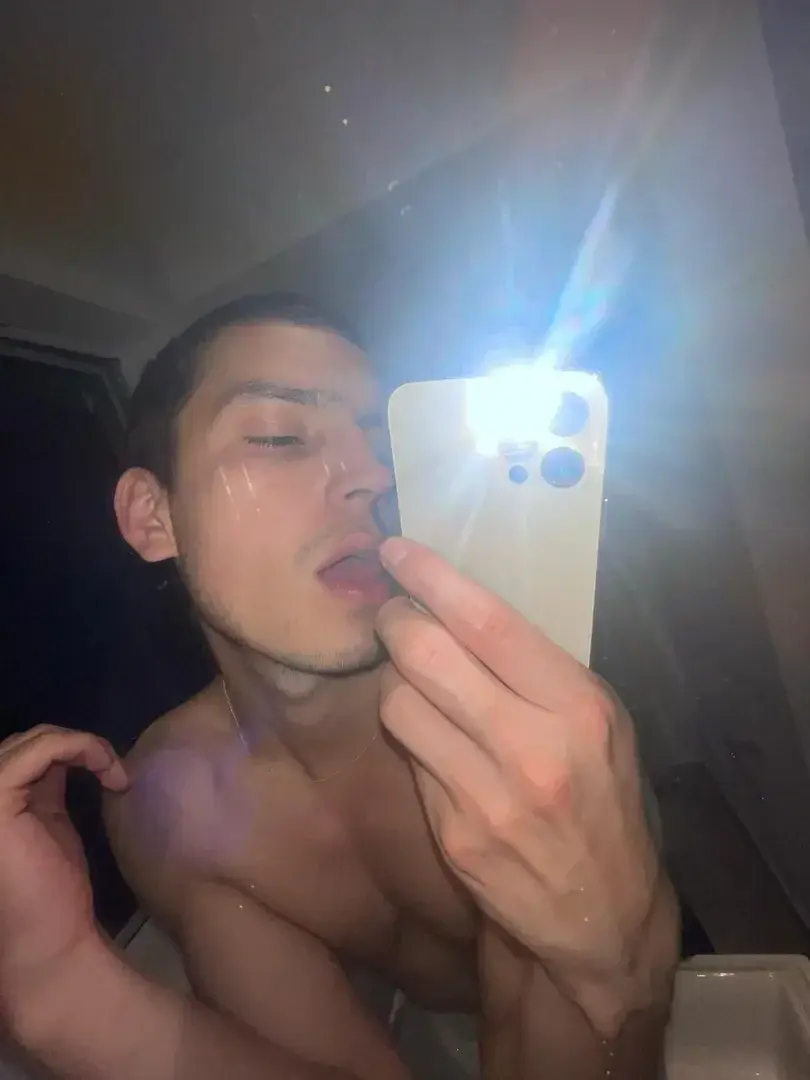 Leak & nude 1 — Dlikedick