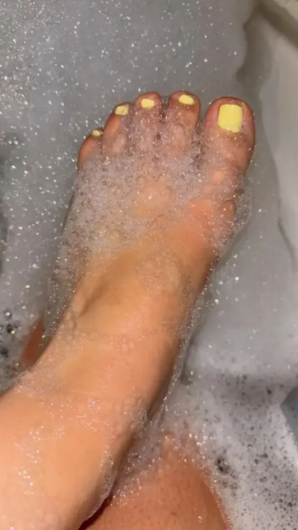 Leak & nude 1 — Princessfeetgirly