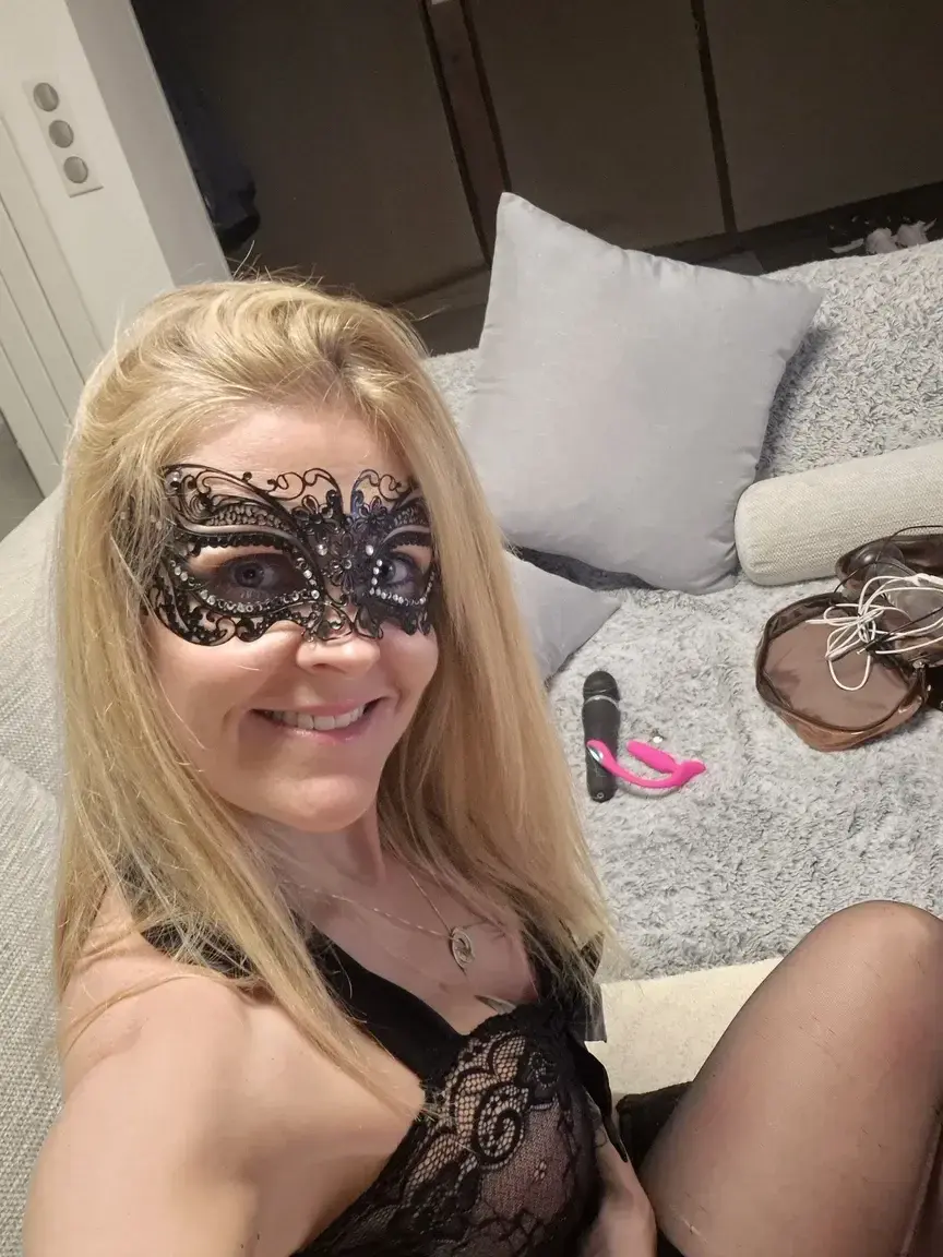 Leak & nude MYM — Bellemasquer : « média » (MYM)