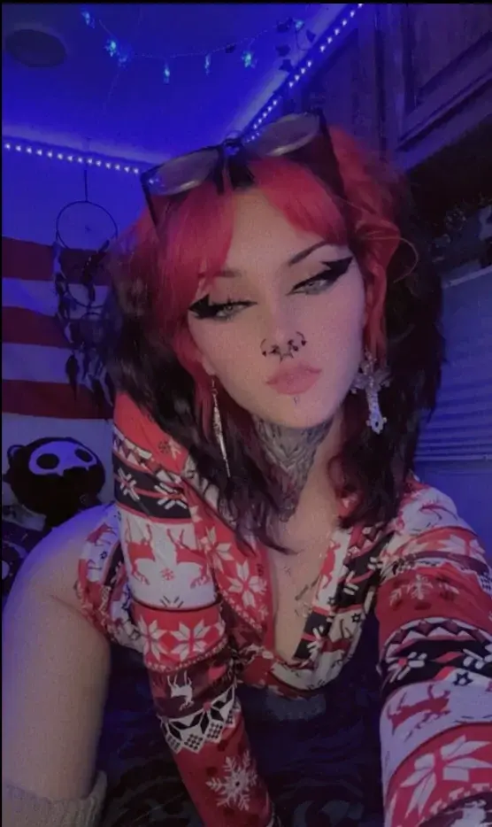 Tu veux le voir complètement enlever en privé ? 😌#Gothique #Tatoo #18ans