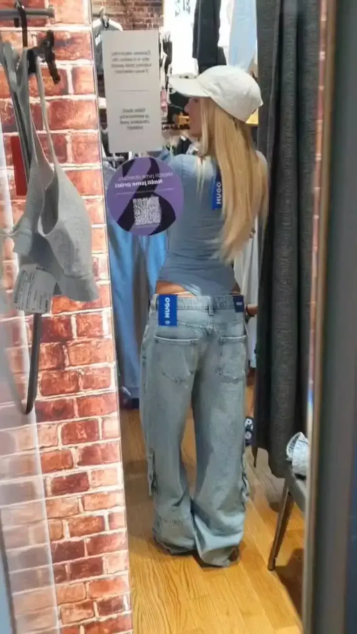 Baggy jeans, that's it 😏