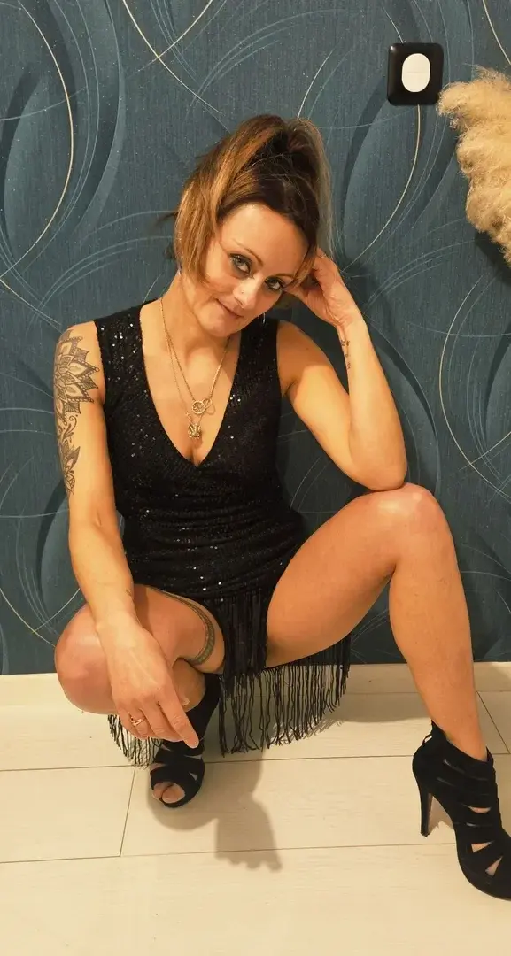 Leak & nude 19 — Alizee_33jen