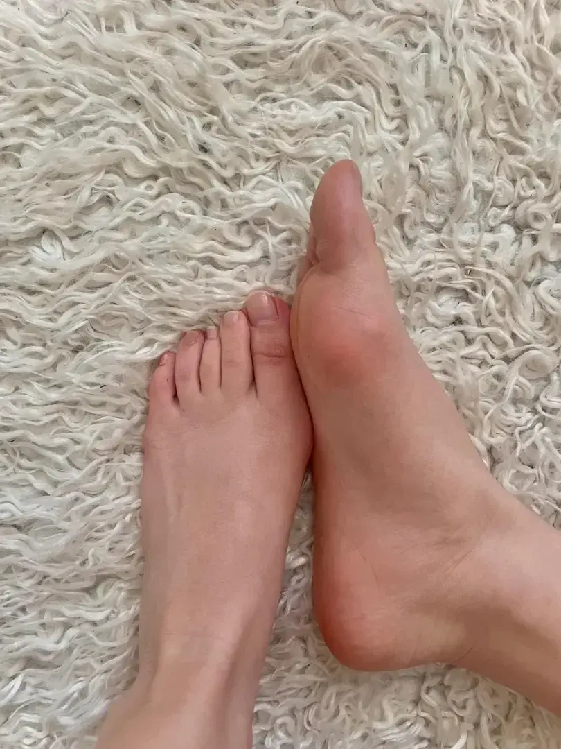 Leak & nude 1 — Petit_pied34_