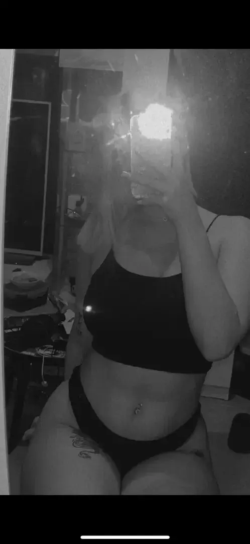Leak & nude MYM — Emy02cgn : « Mhm🤭 » (MYM)