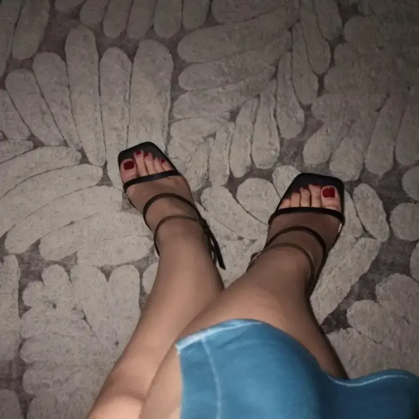 Leak & nude 2 — Feetyphoto
