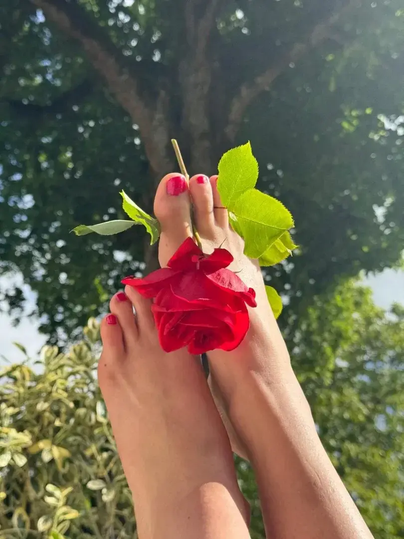 Leak & nude 3 — Lolafeet69_
