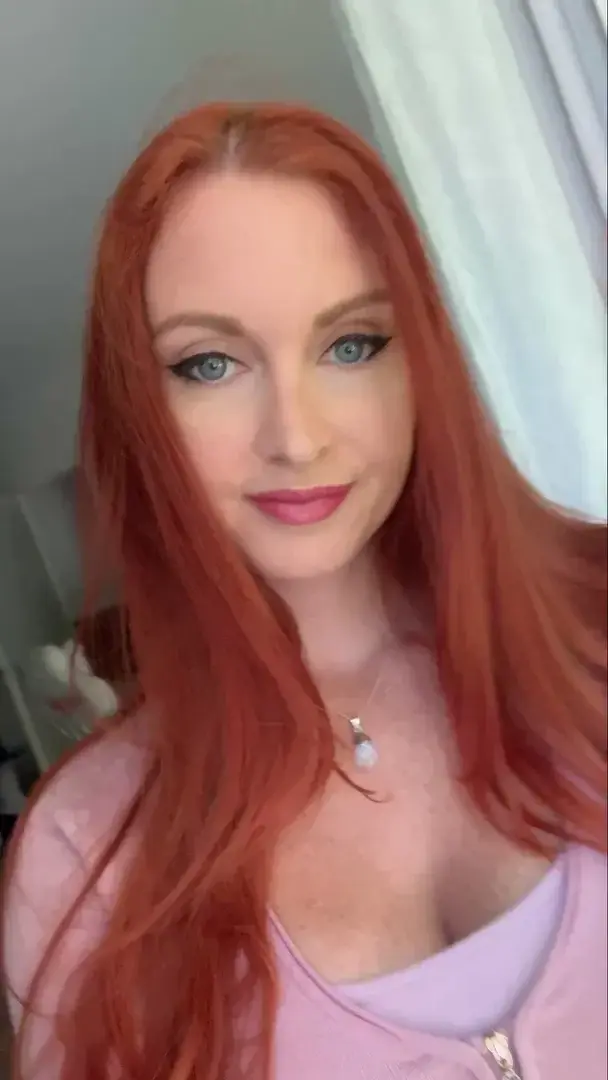 Hey les gars 😏Il reste très peu de places avec le code promo TIFF100 ⏳👉 En plus de ton abonnement, tu reçois mes vidéos les plus HOT 🥵Alors ne perds pas de temps…Rejoins-moi vite, la main déjà bien occupée 🤭🍆#bigass #rousse #coquine