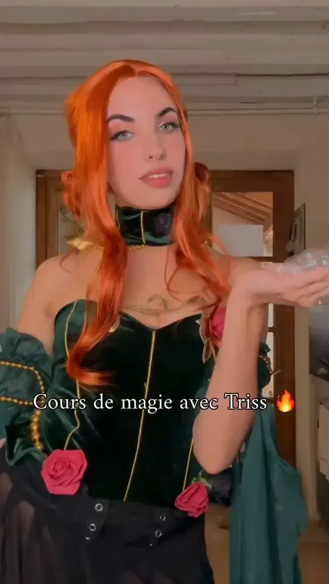 Mon grimoire est prêt pour toi. Code COSPLAY50 pour l'ouvrir 📖🖤