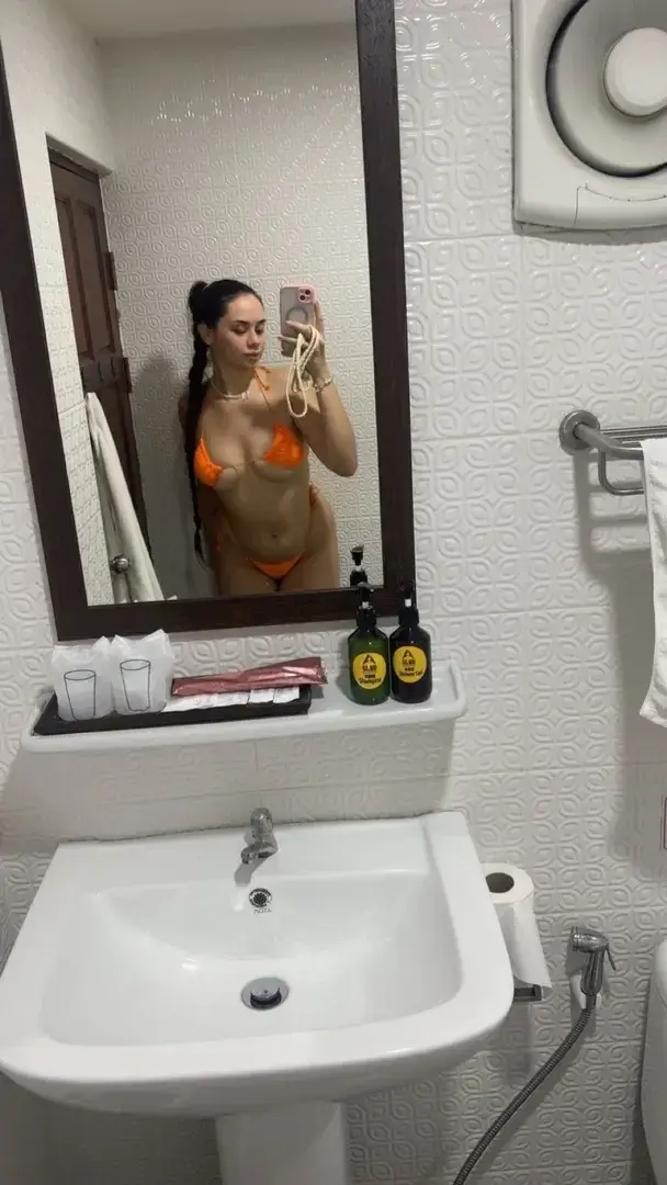 Leak & nude 5 — Im_pocahontass