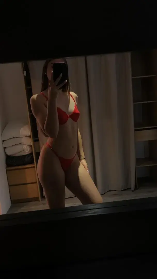 Tu veux voir plus abonne toi 🔞💋 1 mois gratuit avec le code: polinafree 🤭